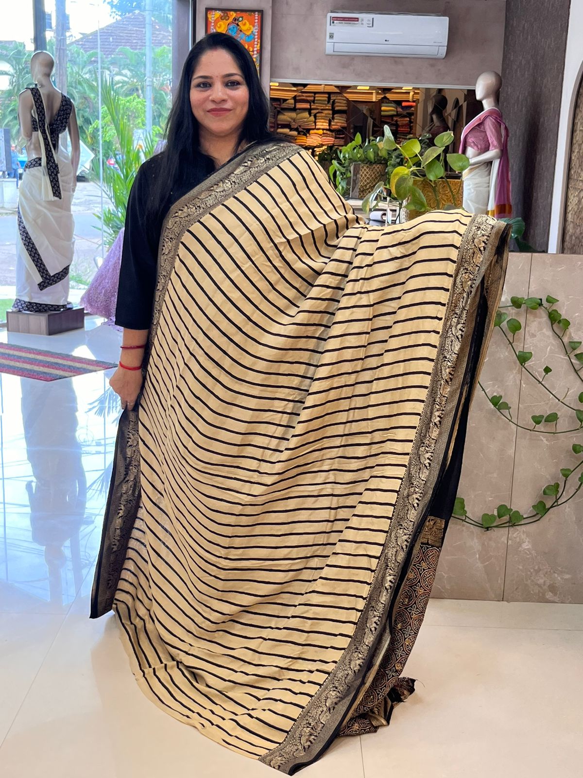 Dola silk saree - 7666